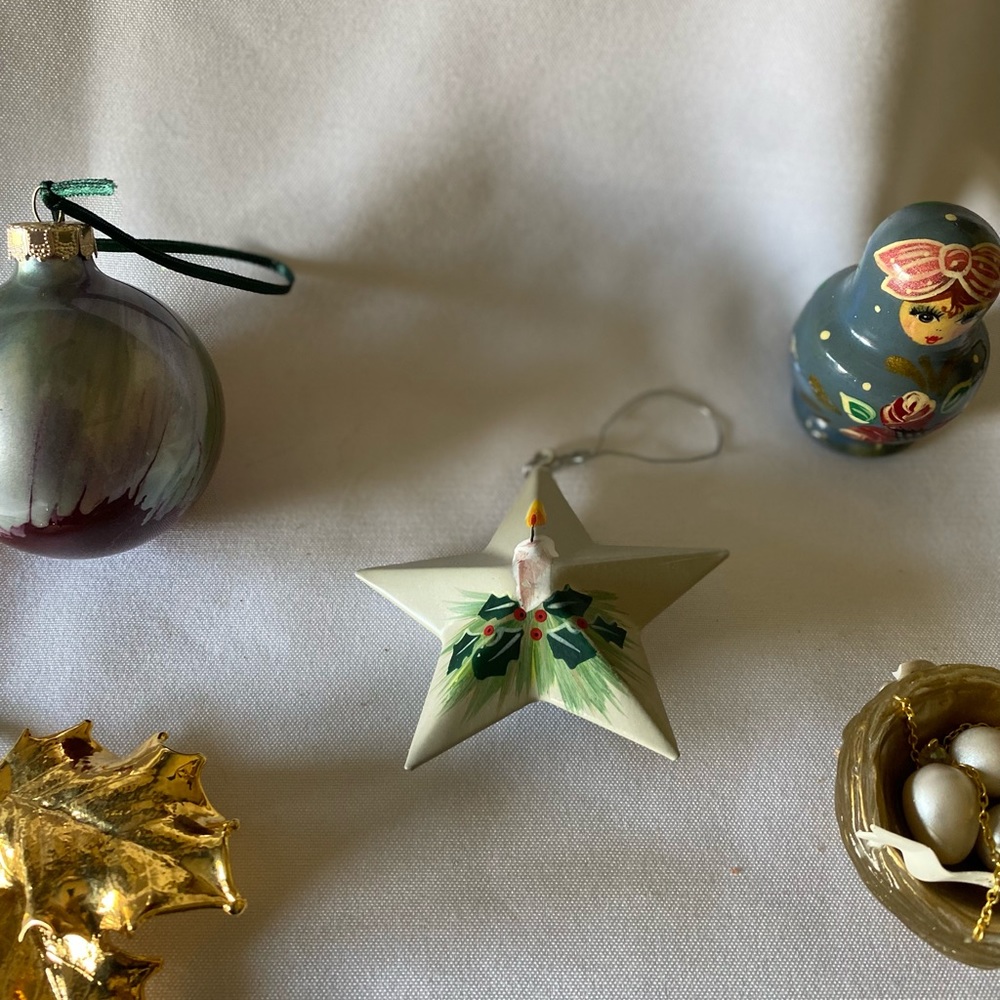 Christmas Lot including Nesting Dolls, Hallmark, & Hand Painted - Picture 7 of 16